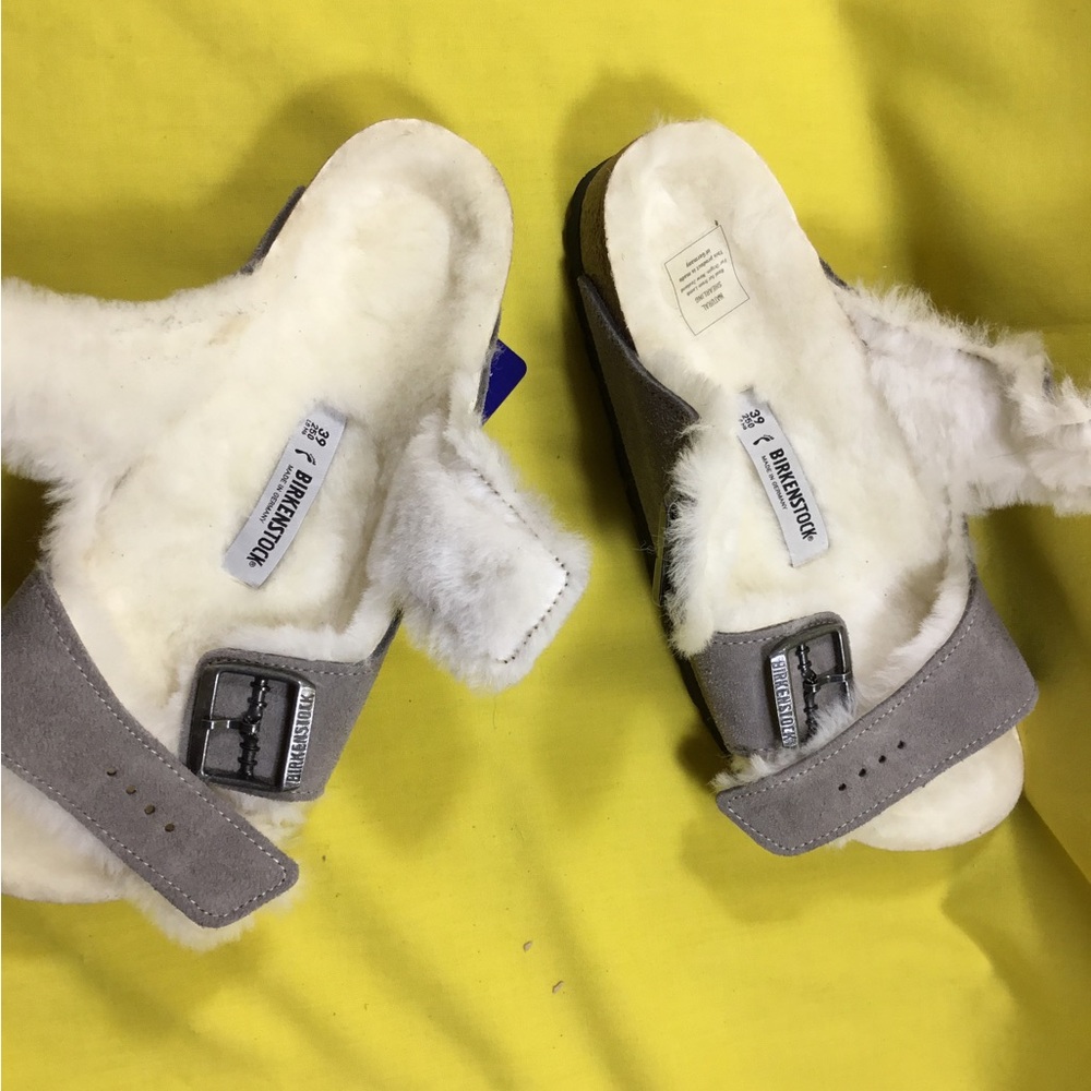 Birkenstock Women’s Arizona Shearling Sandals in Stone Coin Suede SZ 39 NWT - Picture 3 of 8